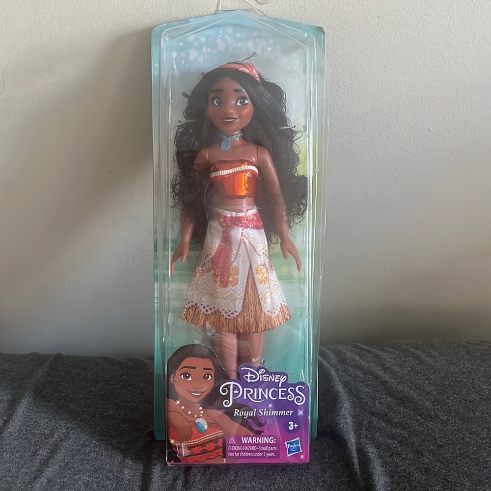 DISNEY PRINCESS ROYAL SHIMMER DOLL - MOANA